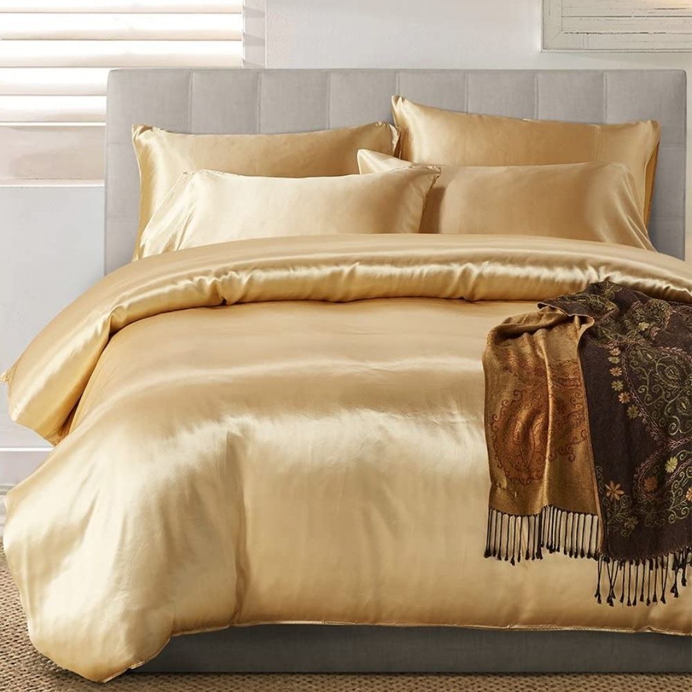 Satin Bedding Set: image 3